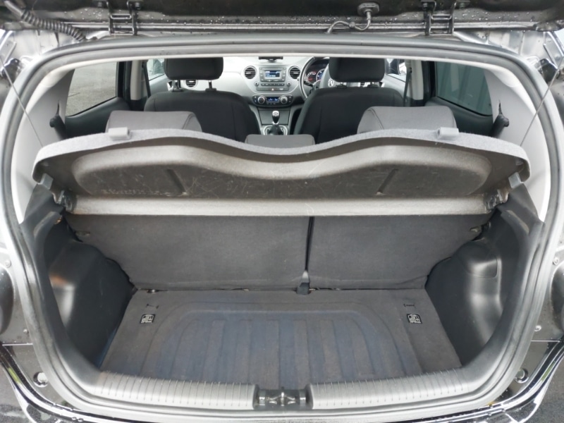 Used Hyundai i10 2017 for sale - 76507059: Photo 8