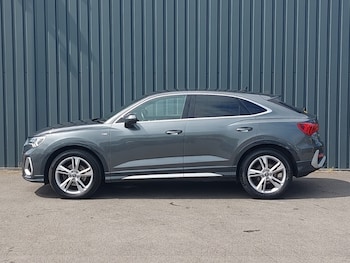 Used Audi Q3 2020 for sale - 79101255: Photo