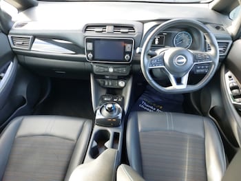 Used Nissan Leaf 2022 for sale - 76078441: Photo 2