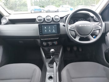 Used Dacia Duster 2023 for sale - 75740761: Photo