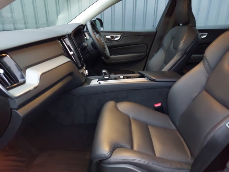 Used Volvo XC60 2023 for sale - 77325295: Photo 5