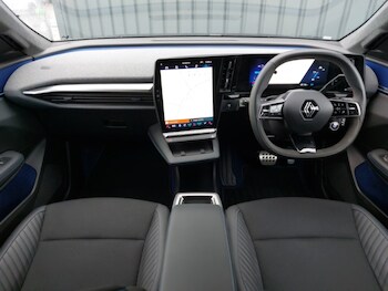 Used Renault Scenic E-Tech 2024 for sale - 76983462: Photo