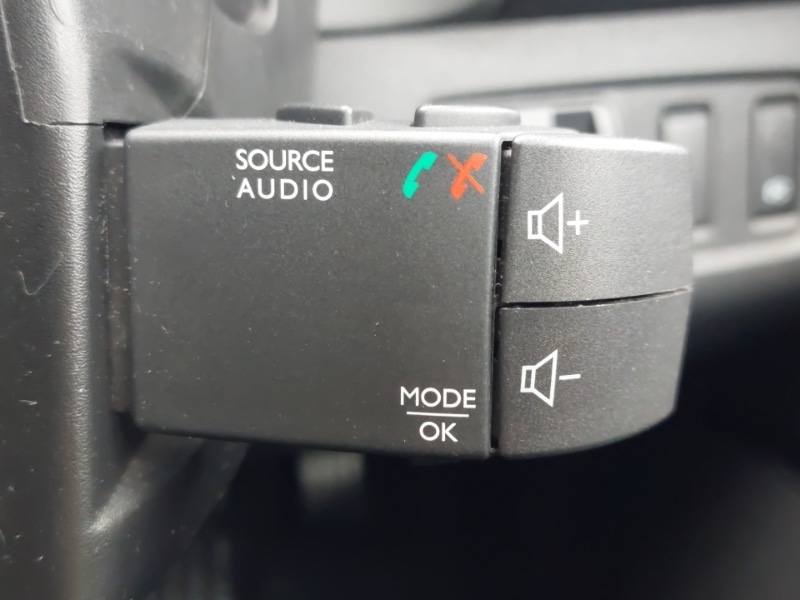 Used Renault Clio 2018 for sale - 76543844: Photo 14