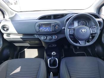 Used Toyota Yaris 2018 for sale - 79743312: Photo