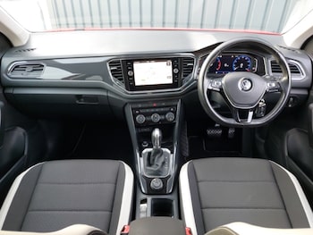 Used Volkswagen T-Roc 2018 for sale - 76408133: Photo