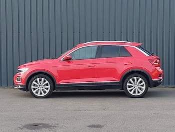 Used Volkswagen T-Roc 2018 for sale - 76408133: Photo