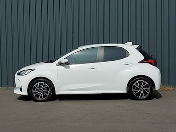 Used Toyota Yaris 2023 for sale - 75395015: Photo