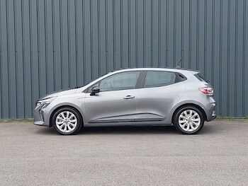 Used Renault Clio 2025 for sale - 77822855: Photo