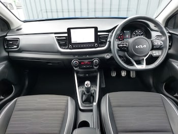 Used Kia Stonic 2022 for sale - 76238352: Photo
