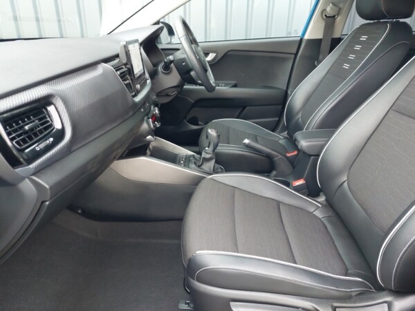 Used Kia Stonic 2022 for sale - 76238352: Photo 5