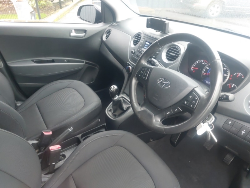 Used Hyundai i10 2017 for sale - 76571459: Photo 12