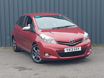 Used Toyota Yaris 2013 for sale - 77964500: Photo