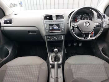 Used Volkswagen Polo 2016 for sale - 79546416: Photo