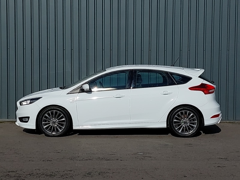 Used Ford Focus 2018 for sale - 76983443: Photo 4