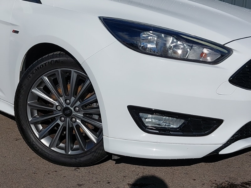 Used Ford Focus 2018 for sale - 76983443: Photo 9