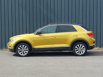 Used Volkswagen T-Roc 2019 for sale - 78490086: Photo