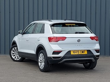 Used Volkswagen T-Roc 2019 for sale - 76083491: Photo