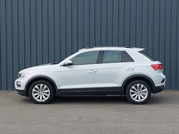 Used Volkswagen T-Roc 2019 for sale - 76083491: Photo