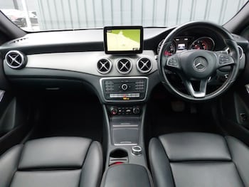 Used Mercedes-Benz GLA 2018 for sale - 77682584: Photo