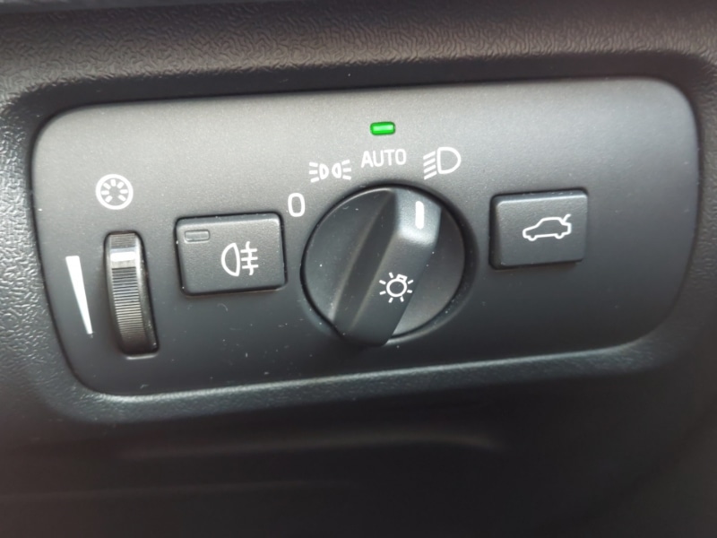 Used Volvo V40 2018 for sale - 78009987: Photo 16