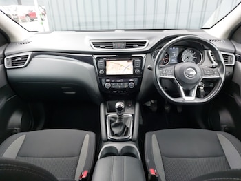 Used Nissan Qashqai 2020 for sale - 76083173: Photo 2