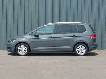 Used Volkswagen Touran 2020 for sale - 74957016: Photo