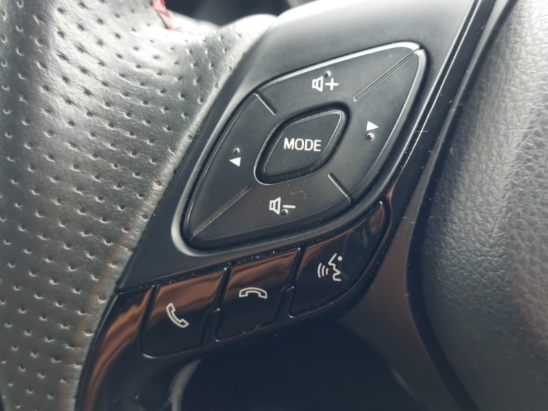 Used Toyota C-HR 2023 for sale - 78094101: Photo 14