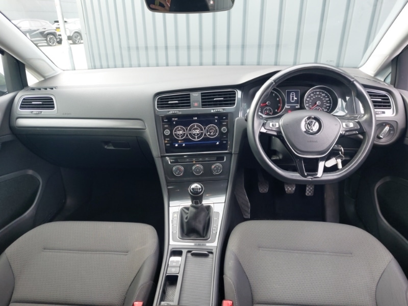 Used Volkswagen Golf 2018 for sale - 77596475: Photo 2