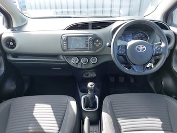 Used Toyota Yaris 2019 for sale - 78600526: Photo