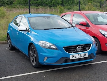 Used Volvo V40 2015 for sale - 78642972: Photo