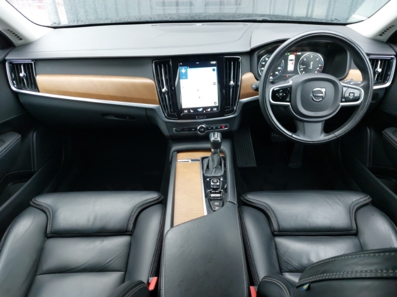 Used Volvo V90 2018 for sale - 76609945: Photo 2