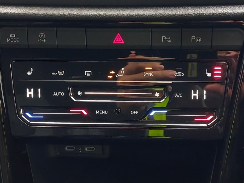 Used Volkswagen T-Roc 2025 for sale - 77062392: Photo 15