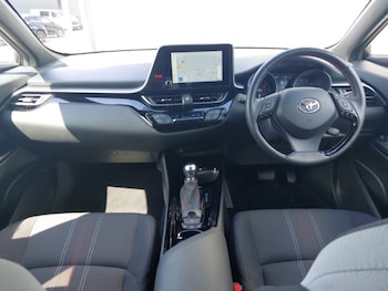 Used Toyota C-HR 2023 for sale - 79092272: Photo