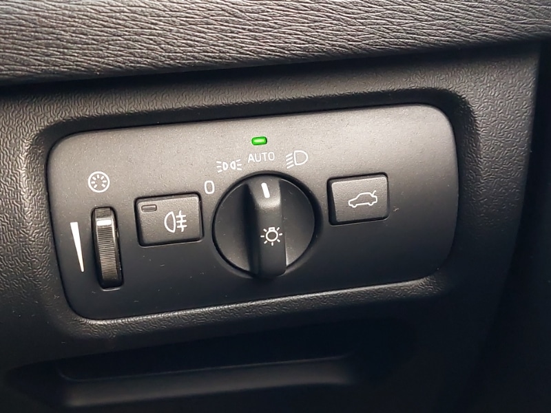 Used Volvo V40 2019 for sale - 77635900: Photo 19