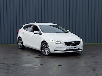 2019 - T2 [122] Momentum Nav Plus 5dr Geartronic