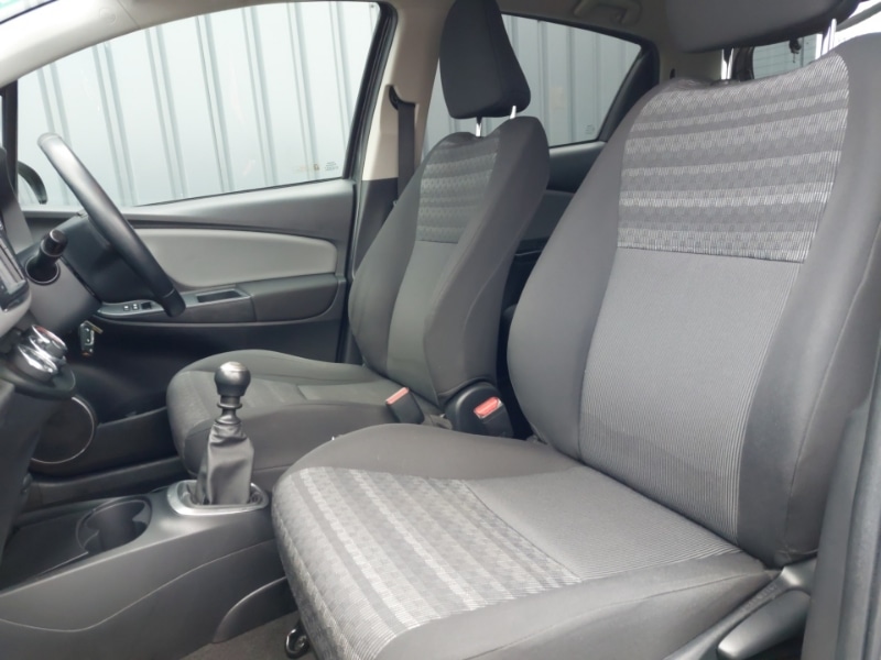 Used Toyota Yaris 2017 for sale - 77656779: Photo 5