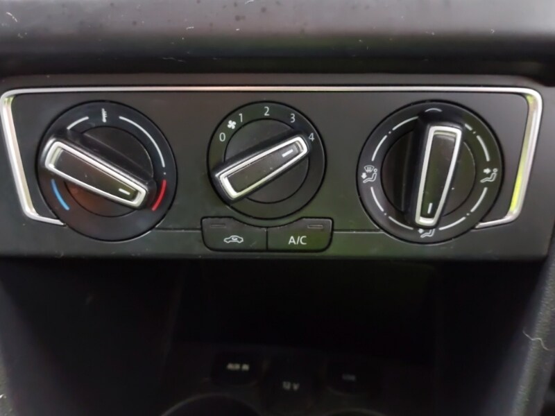 Used Volkswagen Polo 2015 for sale - 77209535: Photo 15