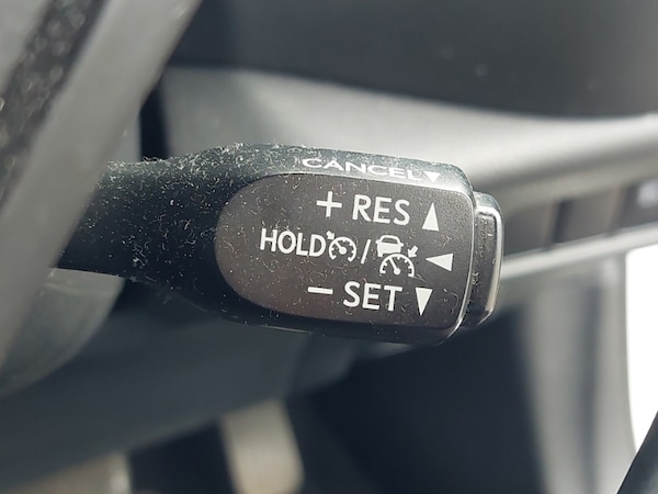 Used Toyota C-HR 2018 for sale - 76294330: Photo 14