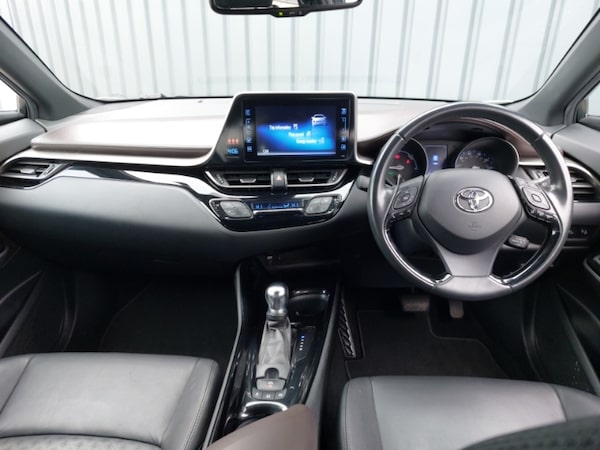 Used Toyota C-HR 2018 for sale - 76294330: Photo 2