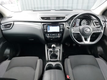 Used Nissan Qashqai 2018 for sale - 76160649: Photo 2