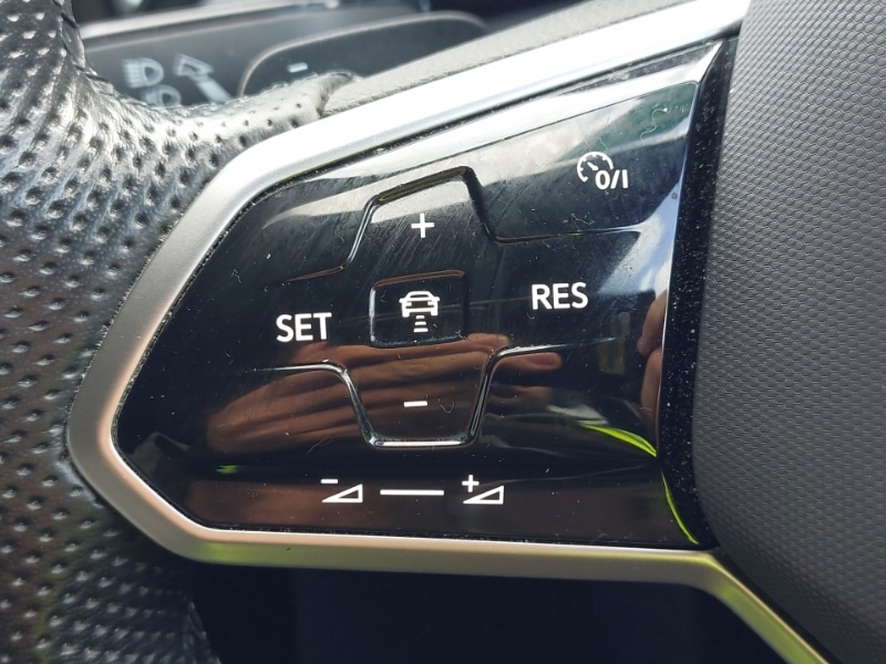 Used Volkswagen T-Roc 2023 for sale - 77644817: Photo 13