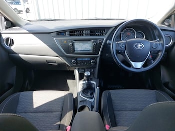 Used Toyota Auris 2014 for sale - 78253135: Photo