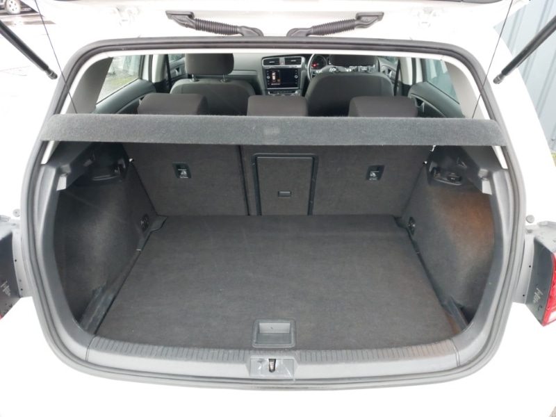 Used Volkswagen Golf 2018 for sale - 76880435: Photo 8