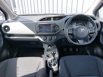 Used Toyota Yaris 2017 for sale - 78269217: Photo