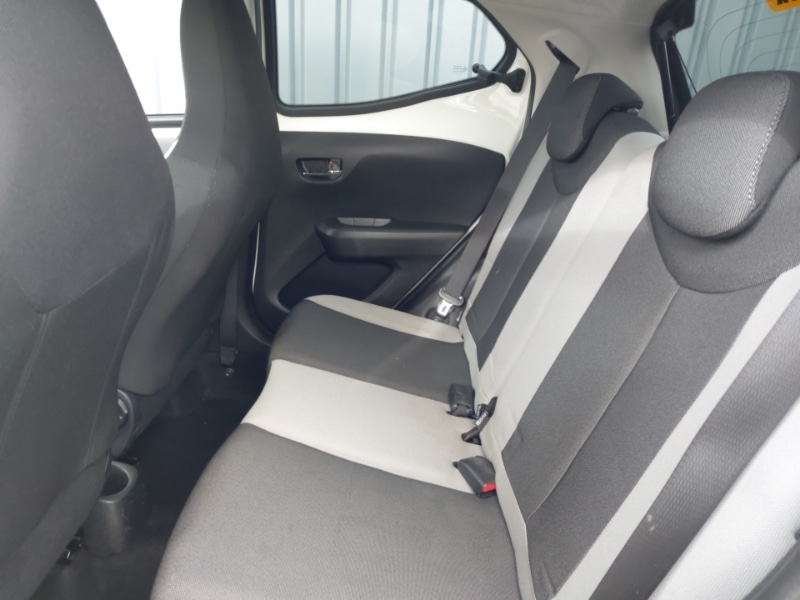 Used Toyota AYGO 2017 for sale - 77980889: Photo 6