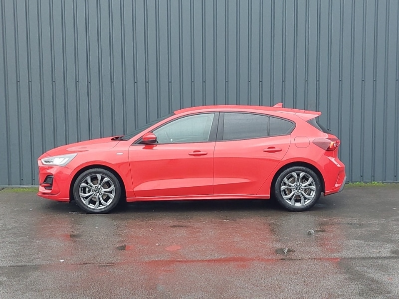 Used Ford Focus 2023 for sale - 76947322: Photo 4