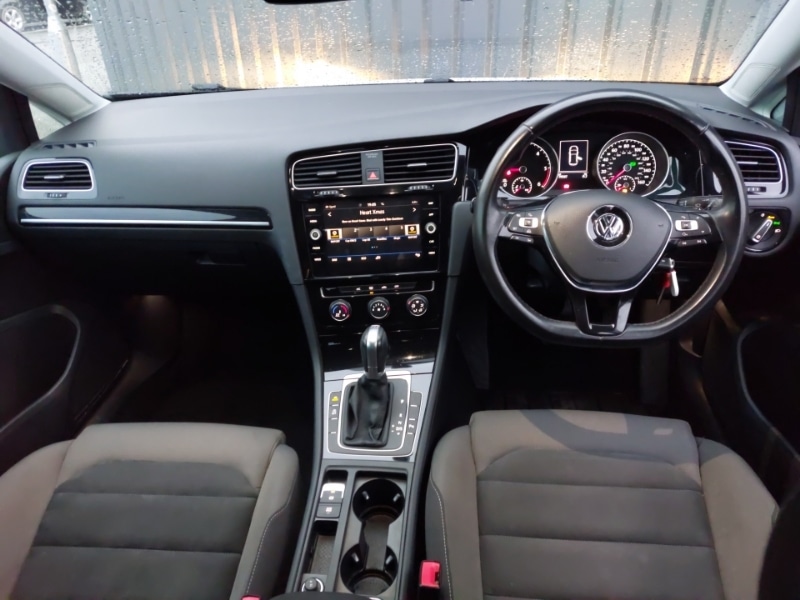 Used Volkswagen Golf 2018 for sale - 76959106: Photo 2