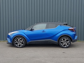 Used Toyota C-HR 2017 for sale - 77689937: Photo