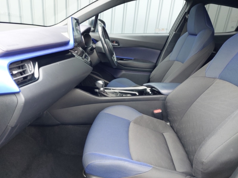 Used Toyota C-HR 2017 for sale - 77689937: Photo 5