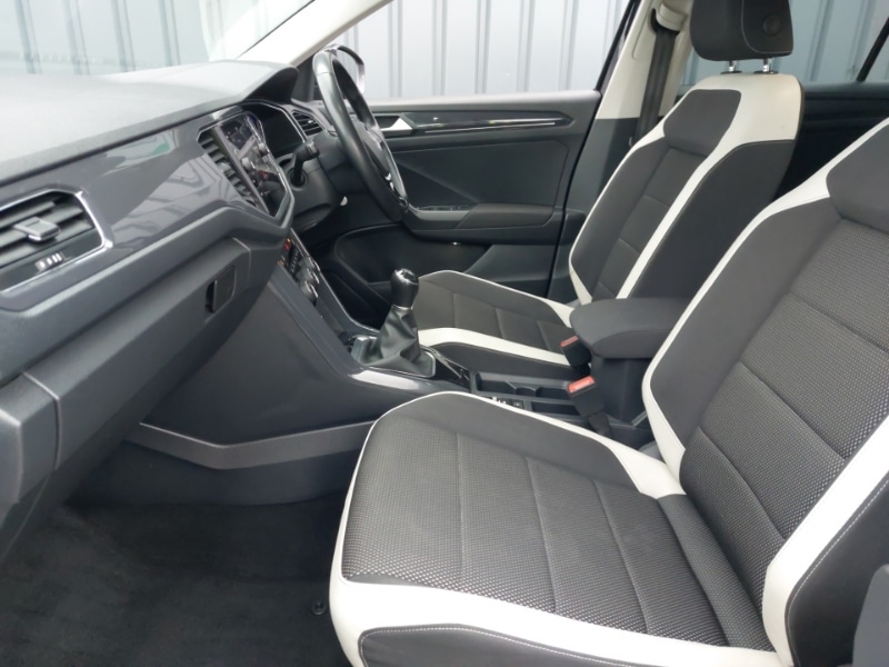 Used Volkswagen T-Roc 2018 for sale - 77790446: Photo 5